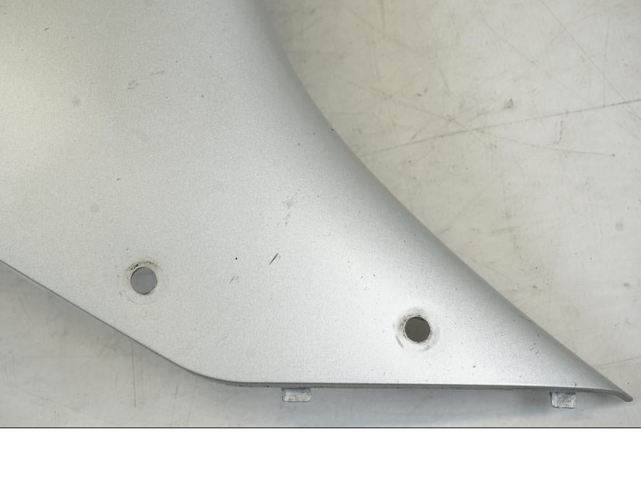 Baksidan på Sidkåpa från en Yamaha YZF 1000 R1 -2009 motorcykel.