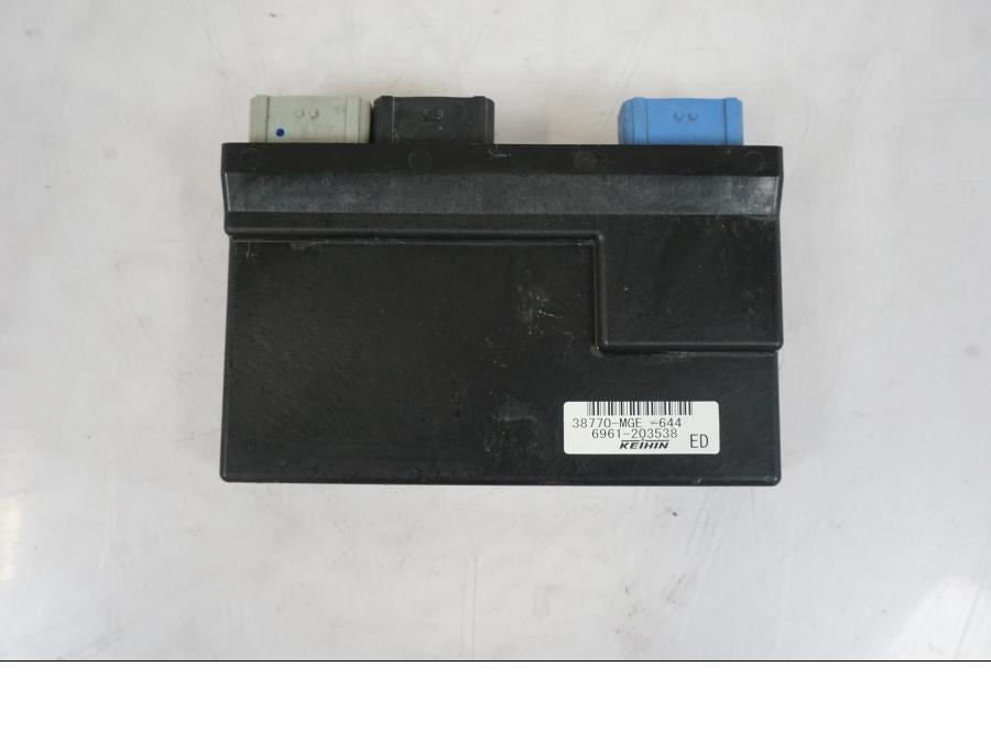 Framsidan på CDI / ECU från en Honda VFR 1200 -2010 motorcykel.