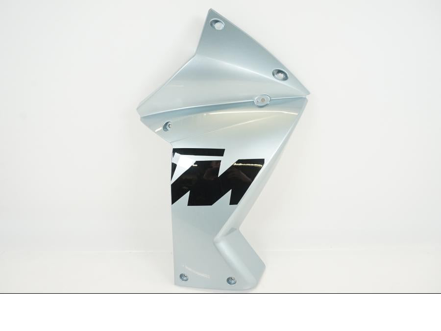 Framsidan på Sidkåpa från en KTM 950 Adventure -2004 motorcykel.