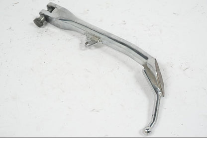 Extrabild2 på Sidostöd från en Triumph Rocket III -2007 motorcykel.