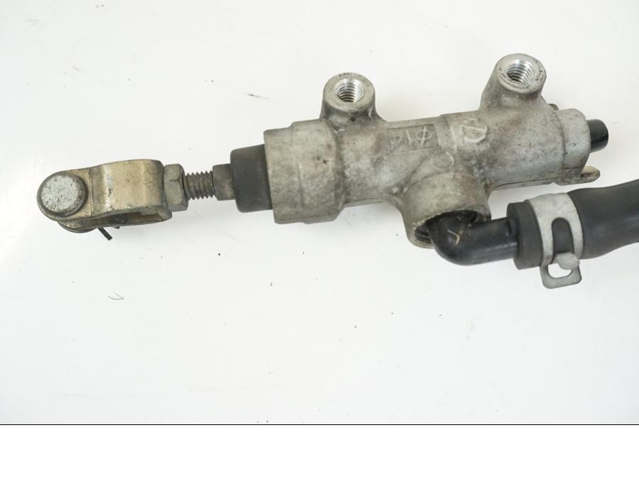 Baksidan på Bromshuvudcylinder från en Kawasaki VN 1500 Mean Streak -2002 motorcykel.