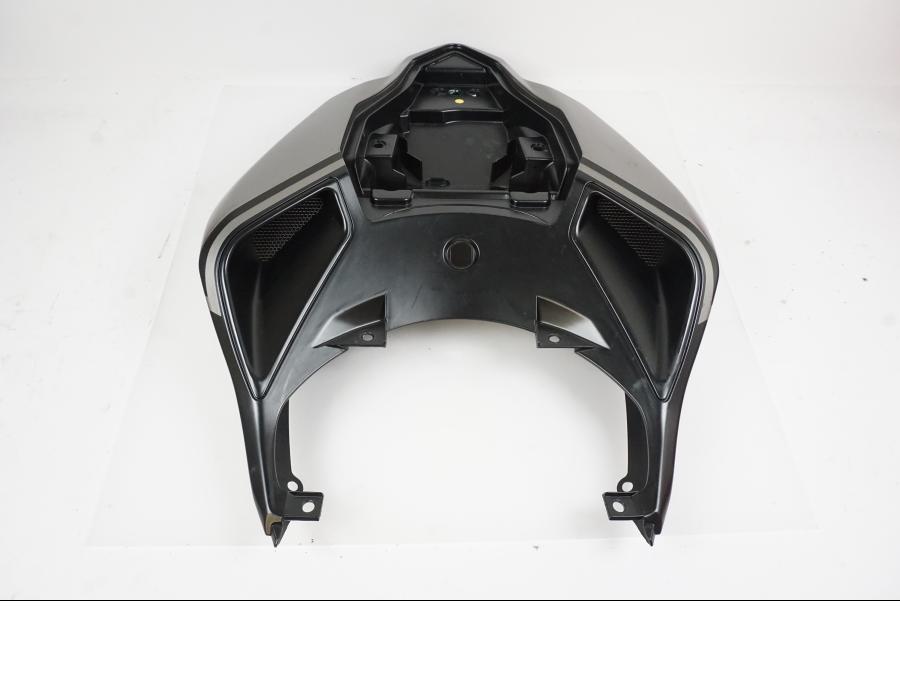 Baksidan på Bakvinge från en Ducati 848 EVO -2012 motorcykel.