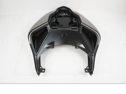 Baksidan på Bakvinge från en Ducati 848 EVO -2012 motorcykel.