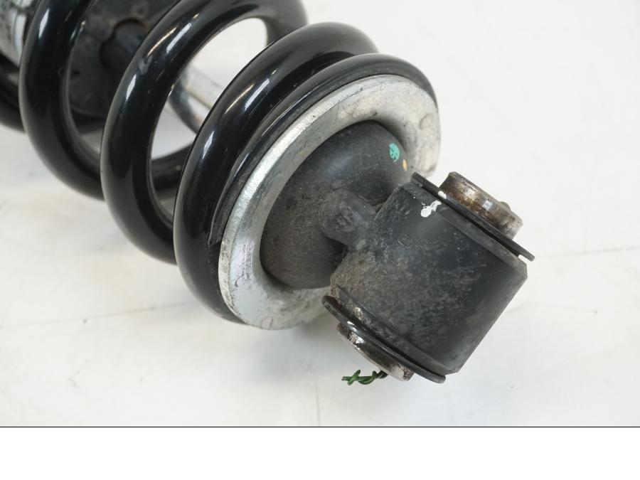 Baksidan på Stötdämpare från en Kawasaki NINJA 400 -2020 motorcykel.