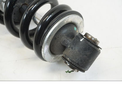 Baksidan på Stötdämpare från en Kawasaki NINJA 400 -2020 motorcykel.