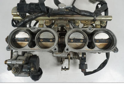 Baksidan på Spjällhus från en Yamaha YZF 1000 R1 -2004 motorcykel.