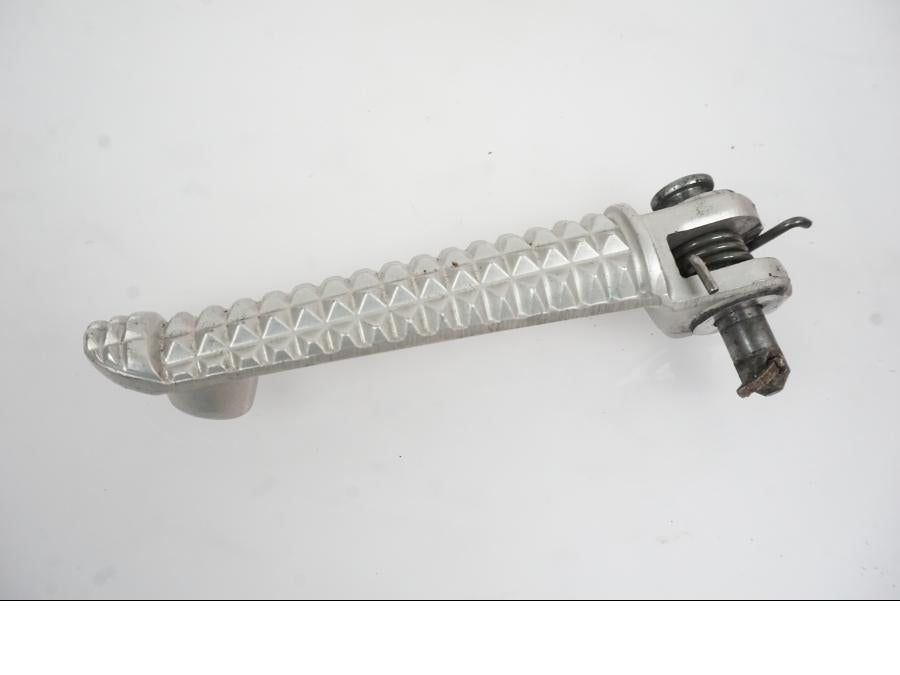 Framsidan på Fotpinne från en Yamaha YZF R6 -2006 motorcykel.