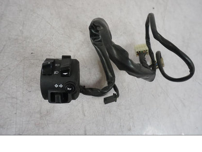 Höger sida på Styrelreglage från en Yamaha MT-09 -2016 motorcykel.