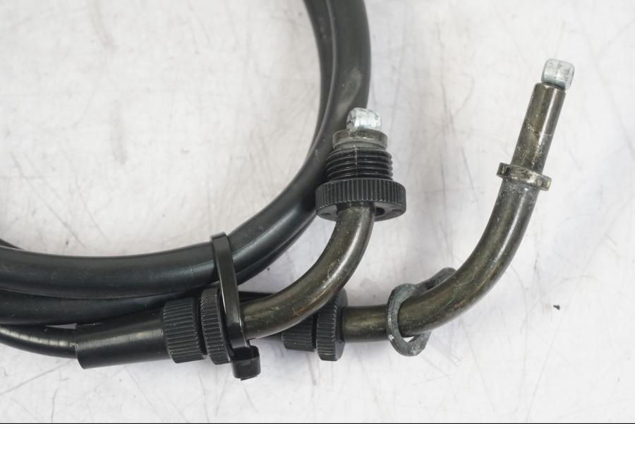 Snett uppifrån på Gasvajer från en Suzuki GSX 1300 RX -1999 motorcykel.