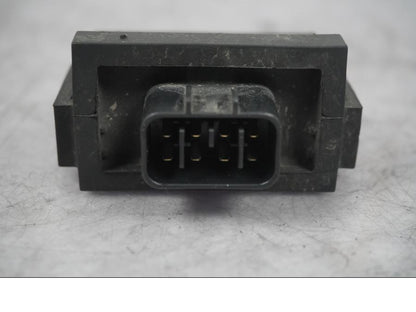 Vänster sida på Strålkastarrelä från en Kawasaki ZX-10R -2008 motorcykel.