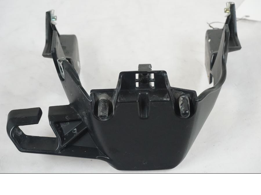 Snett uppifrån på Strålkastarfäste från en Husqvarna 701 SUPERMOTO ABS -2016 motorcykel.