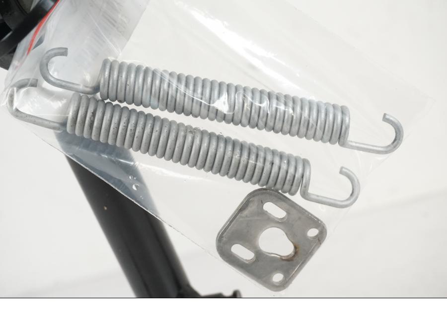 Baksidan på Centralstöd från en BMW R 1250 GS -2021 motorcykel.