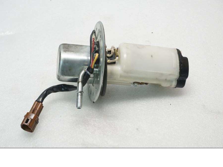 Framsidan på Bensinpump insprut från en Suzuki SV 650 -2006 motorcykel.