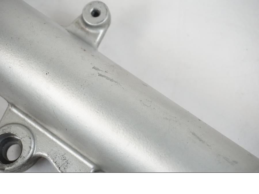 Snett uppifrån på Gaffelben från en BMW F 650 CS -2002 motorcykel.