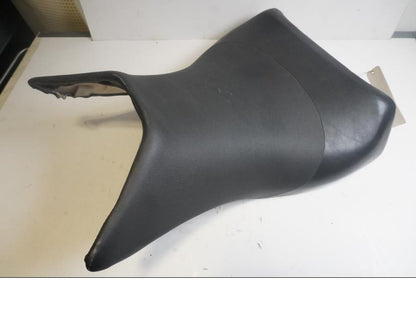 Baksidan på Sadel från en Kawasaki ZX-12R -2000 motorcykel.