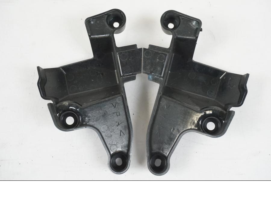 Vänster sida på Plast från en Yamaha YZF 1000 R1 -2007 motorcykel.