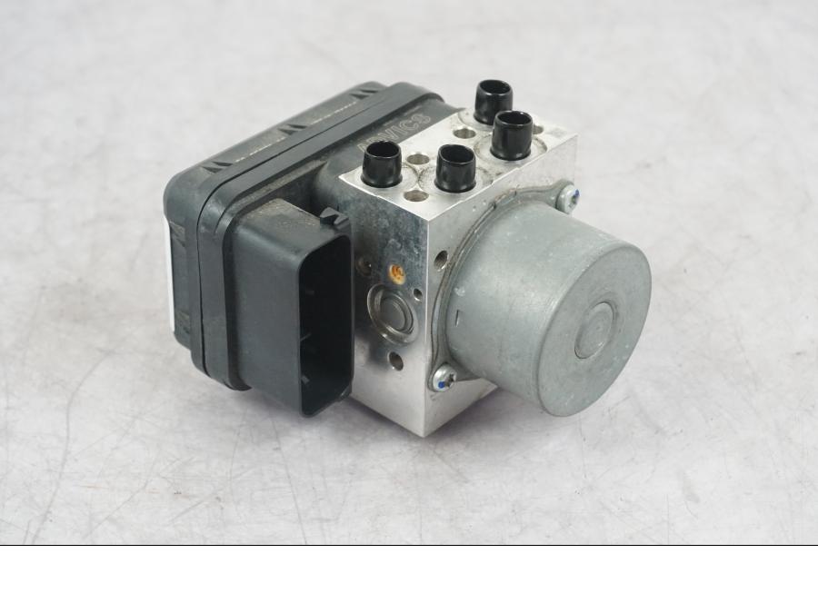 Framsidan på ABS Modulator från en Yamaha MT-09 -2016 motorcykel.