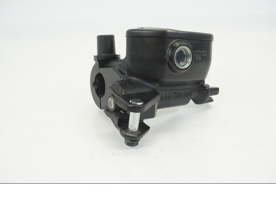 Framsidan på Bromshuvudcylinder från en BMW S 1000 XR -2019 motorcykel.