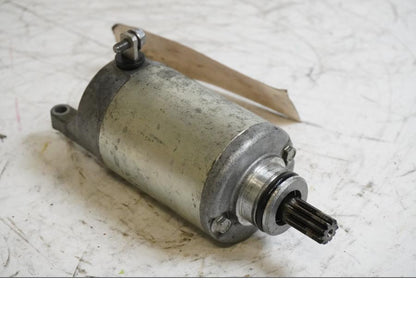 Framsidan på Startmotor från en Triumph Daytona 675 -2010 motorcykel.