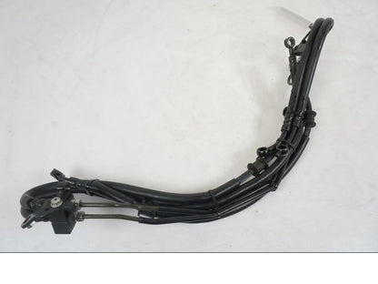 Snett uppifrån på Bromsledning från en Yamaha MT-09 -2019 motorcykel.