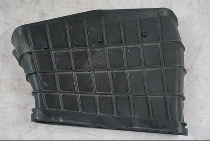 Framsidan på Luftintagskåpa från en Ducati Multistrada V4 -2024 motorcykel.