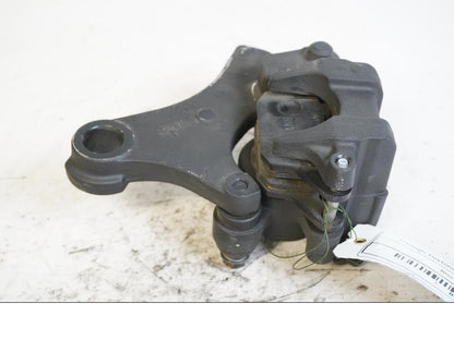 Baksidan på Bromsok från en Triumph Daytona 675 -2009 motorcykel.