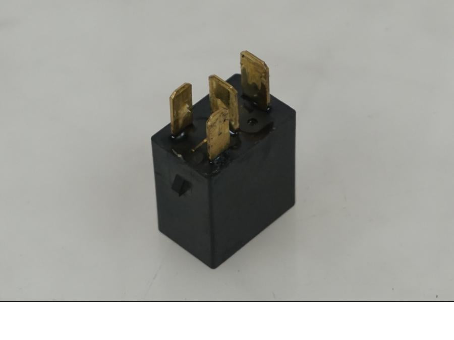 Framsidan på Relä från en Triumph Speed Triple -2011 motorcykel.