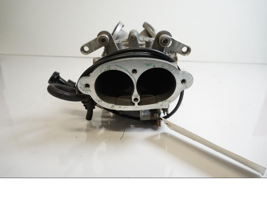 Höger sida på Spjällhus från en Kawasaki VN 1600 Mean Streak -2004 motorcykel.