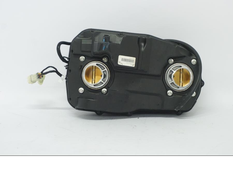 Framsidan på Spjällhus från en Ducati Desert X -2022 motorcykel.