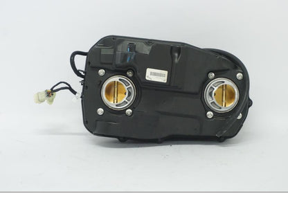 Framsidan på Spjällhus från en Ducati Desert X -2022 motorcykel.