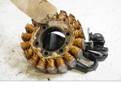 Framsidan på Generator från en Suzuki VZ 800 -1997 motorcykel.