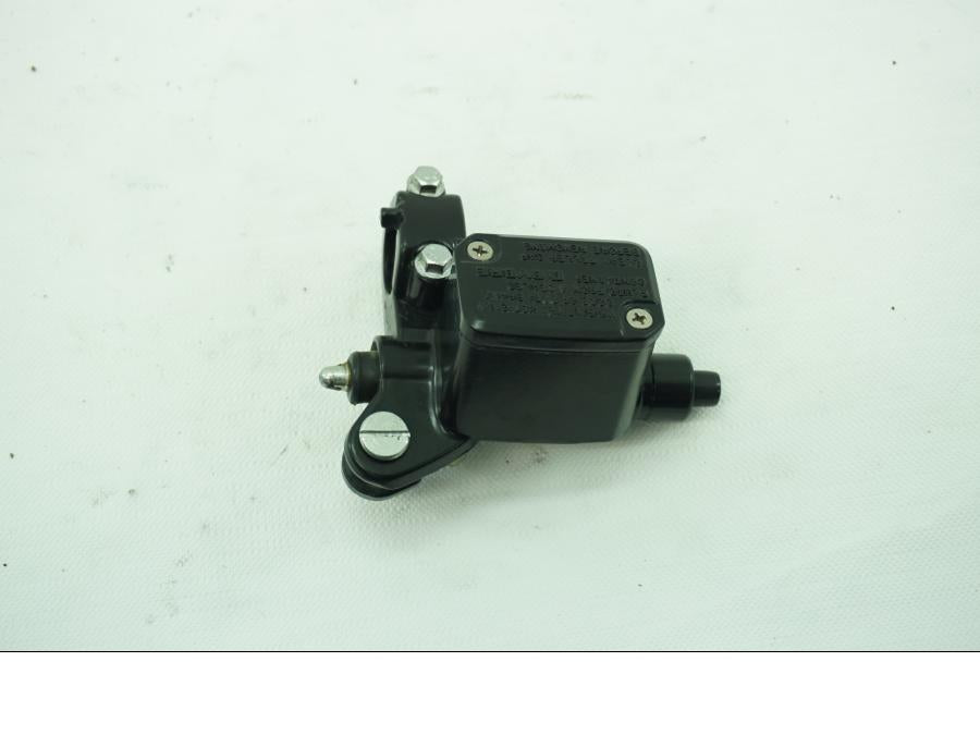 Framsidan på Bromshuvudcylinder från en KTM RC 390 -2019 motorcykel.