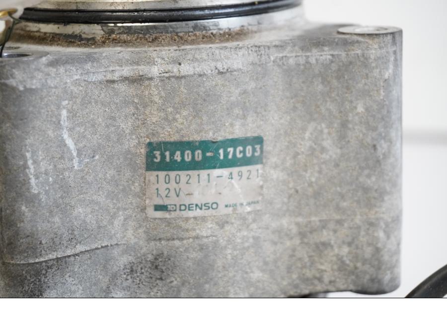 Höger sida på Generator från en Suzuki GSX 1100 -1992 motorcykel.