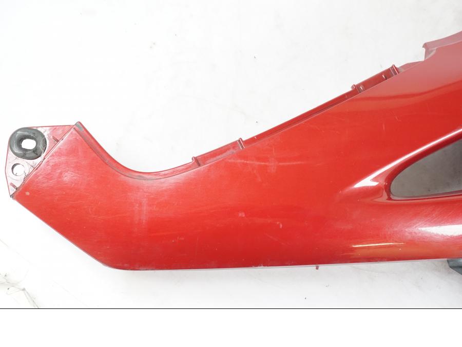 Vänster sida på Sidoväska från en Honda NT 650 V -2002 motorcykel.