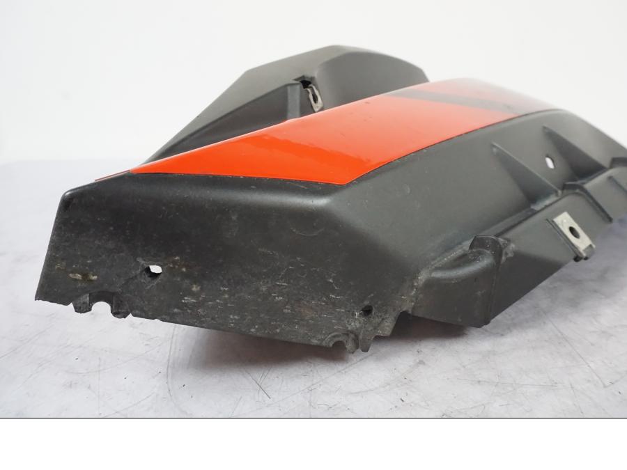 Vänster sida på Sidkåpa från en Yamaha YZF-R 125 -2008 motorcykel.