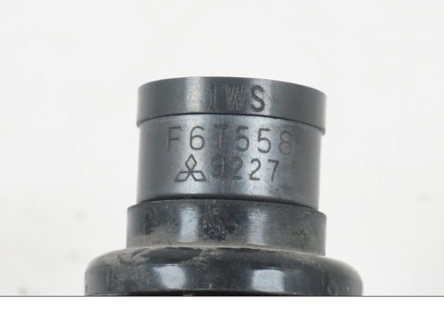 Vänster sida på Tändspole från en Yamaha MT-07 -2019 motorcykel.