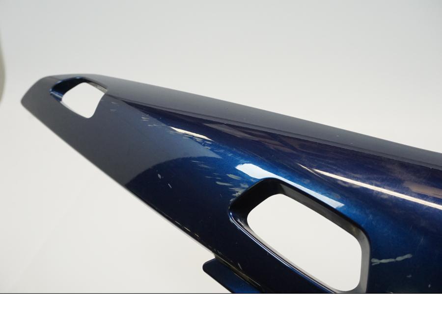 Vänster sida på Bakvinge från en Triumph Sprint GT -2011 motorcykel.