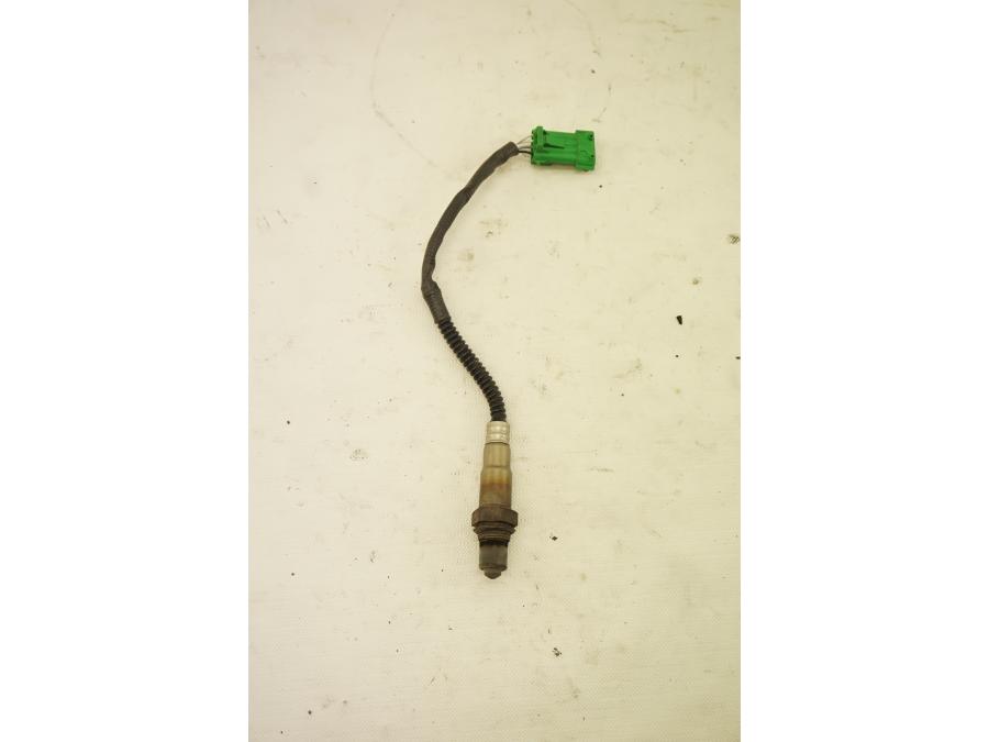 Framsidan på Lambdasond från en KTM RC 390 -2019 motorcykel.