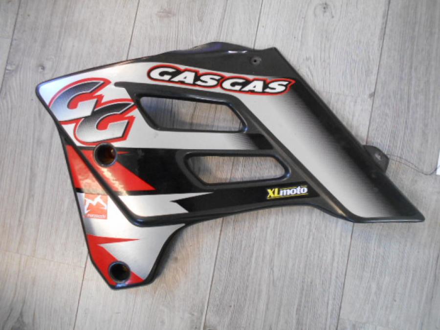 Framsidan på Bensintankskåpa från en Gasgas SM450 -2007 motorcykel.