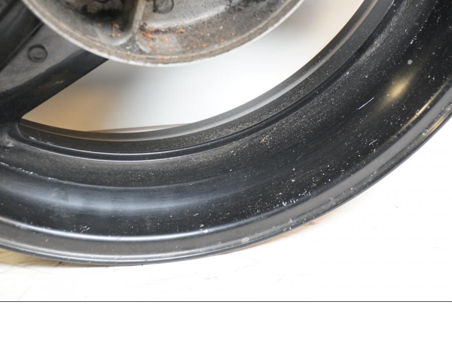 Extrabild3 på Fälg från en Honda CBR 1000 F -1993 motorcykel.