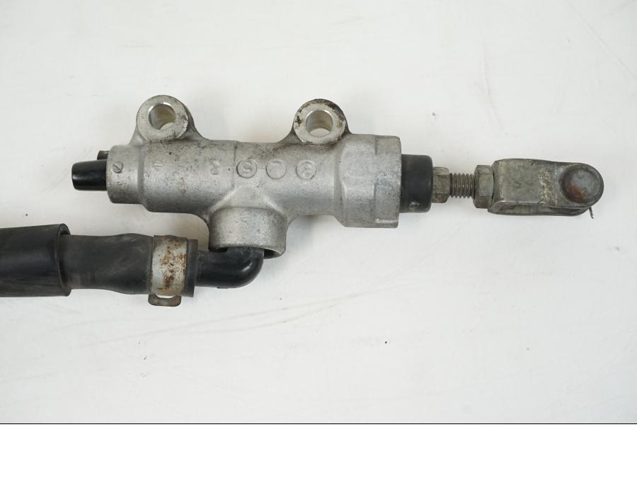 Baksidan på Bromshuvudcylinder från en Kawasaki ZZR 1100 -1994 motorcykel.