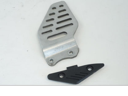 Framsidan på Fotpinnehälskydd från en Yamaha YZF R6 -2006 motorcykel.