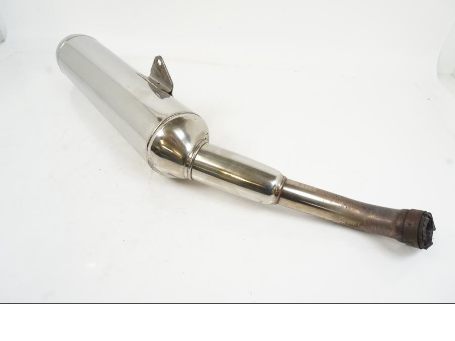 Framsidan på Ljuddämpare från en Yamaha BT 1100 -2003 motorcykel.