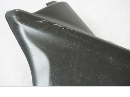 Snett uppifrån på Värmeskydd från en Kawasaki ZX-6R -2011 motorcykel.