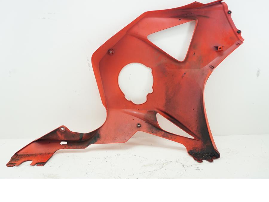 Baksidan på Sidkåpa från en Honda CBR 900 RR -2003 motorcykel.