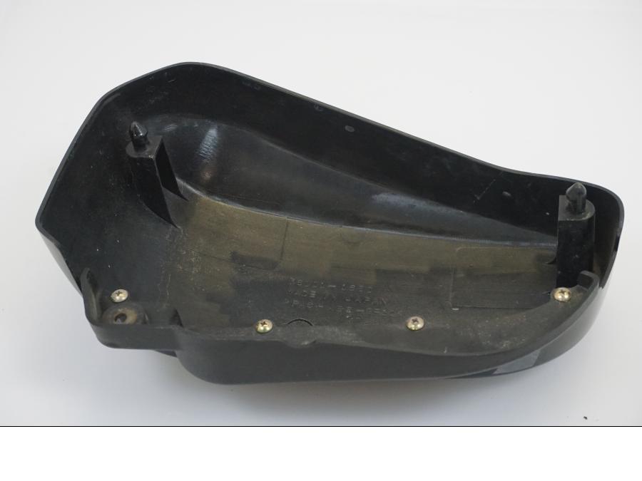 Snett nerifrån på Sidopanel från en Kawasaki VN 1500 Mean Streak -2003 motorcykel.