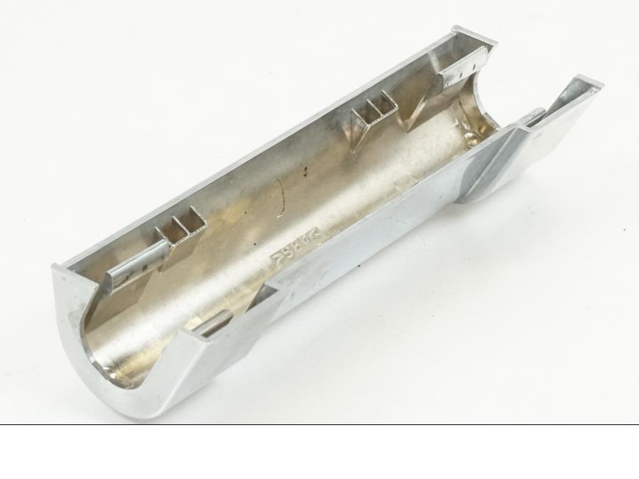 Vänster sida på Dekorkåpa från en Yamaha XVS 1100 -2003 motorcykel.