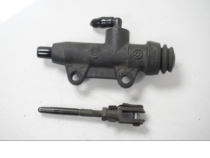 Framsidan på Bromshuvudcylinder från en BMW F 650 CS -2002 motorcykel.