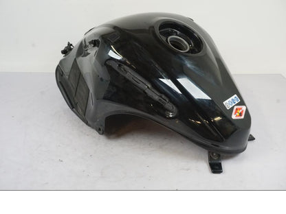 Framsidan på Bensintank från en Honda VFR 1200 -2010 motorcykel.