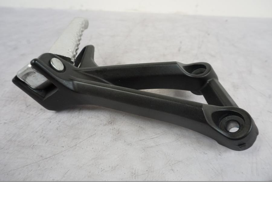 Baksidan på Fotpinne från en Yamaha MT-09 -2020 motorcykel.